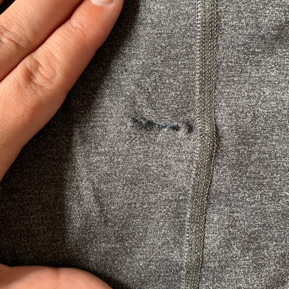 Lululemon Grey & Black Mesh Paneled Pace Rival Crop 22" Size 6 - Picture 5 of 9